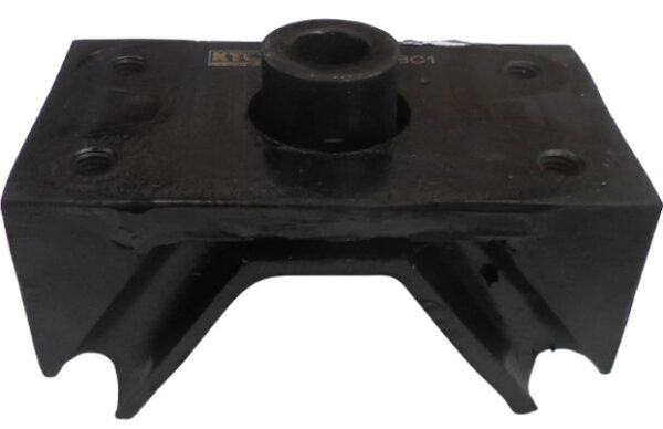 SOPORTE MOTOR TRASERO NAVISTAR 4700 - DT466 (VA CO